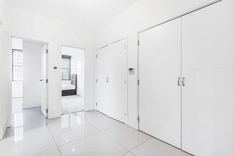 2 bedroom flat to rent, Manhattan House, Manhattan Business Park, Ealing, London, W5