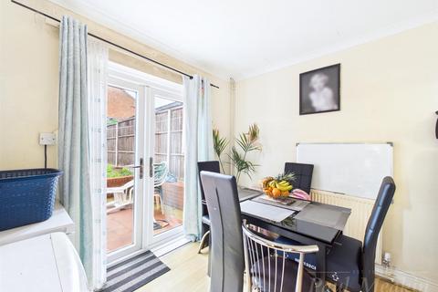 3 bedroom house for sale, Thursley Crescent, New Addington, Croydon