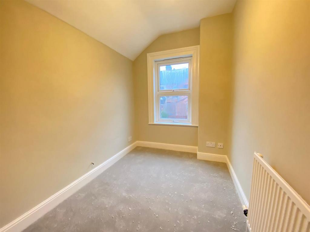 Bed3.jpg