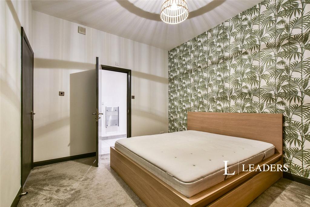 Bedroom W Ensuite
