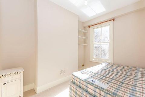 2 bedroom flat to rent, Rowena Crescent, Battersea SW11