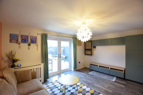 3 bedroom end of terrace house to rent, Lawson Close, Newcastle Upon Tyne, NE6