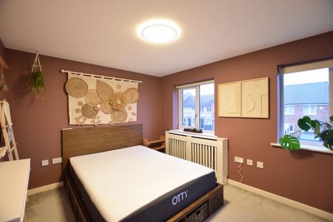 3 bedroom end of terrace house to rent, Lawson Close, Newcastle Upon Tyne, NE6