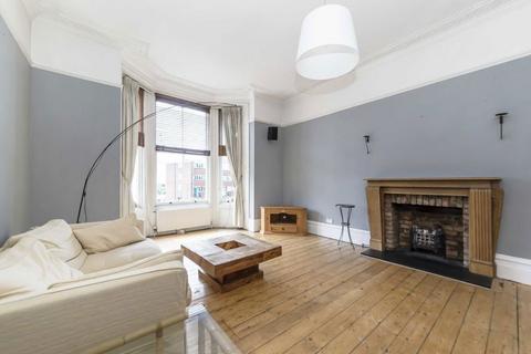 2 bedroom flat to rent, Leigham Court Road, London SW16
