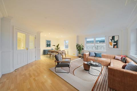 3 bedroom flat for sale - Upper Richmond Road, London, SW15