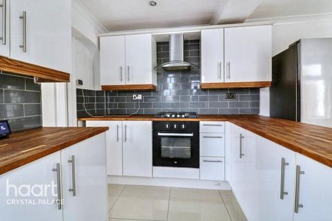 2 bedroom flat for sale, Portland Road, LONDON