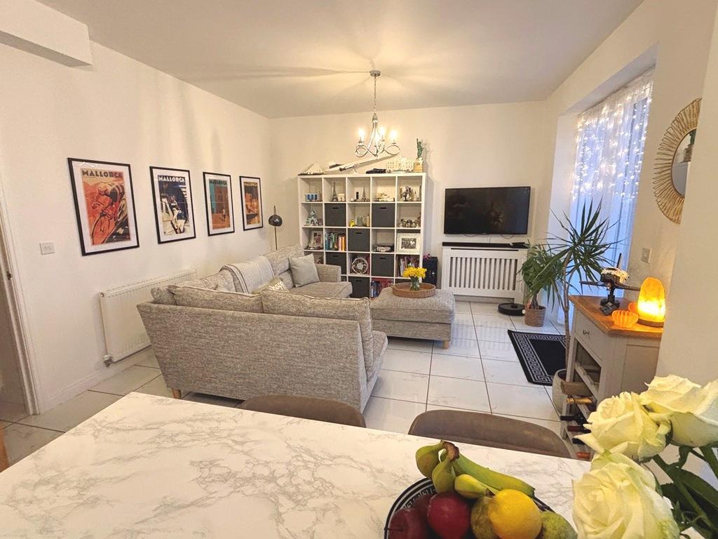 Sitting Room (2).JPG