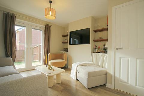 2 bedroom semi-detached house for sale, West Royd Avenue, West Royd, Shipley, BD18