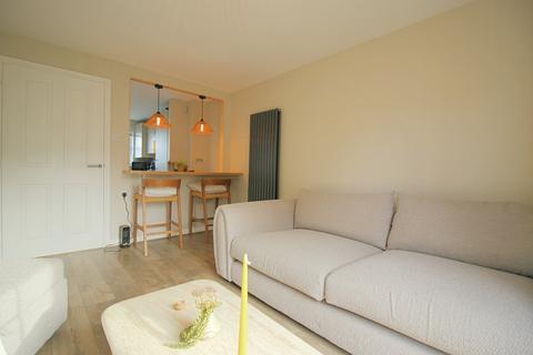 2 bedroom semi-detached house for sale, West Royd Avenue, West Royd, Shipley, BD18