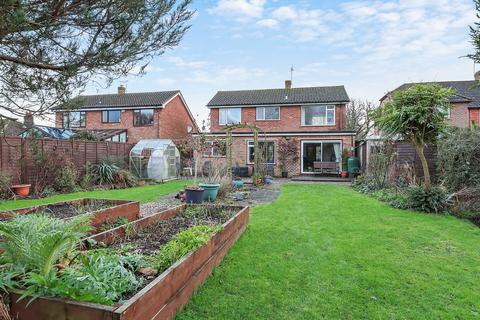 4 bedroom detached house for sale, Smallfield Road, Horley, Surrey, RH6