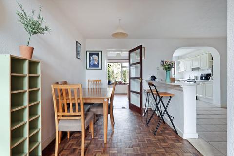 4 bedroom detached house for sale, Smallfield Road, Horley, Surrey, RH6