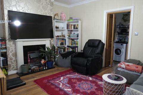 3 bedroom terraced house to rent, Adair Avenue, Newcastle Upon Tyne NE15