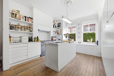6 bedroom terraced house for sale, Lisburne Road, London, NW3