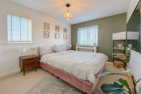 3 bedroom semi-detached house for sale, Holmes Way, Littlehampton, West Sussex