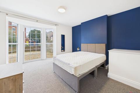 1 bedroom in a house share to rent, 31 Kingsholm Road, Gloucester GL1