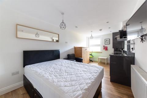 undefined, £136pppw Osborne Terrace, Newcastle Upon Tyne