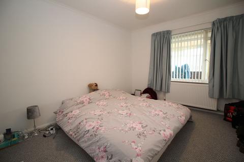 2 bedroom bungalow to rent, Lowes Chase, Walton on the Naze