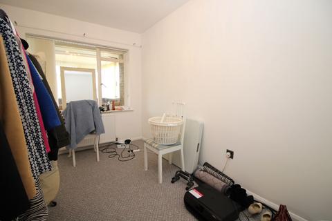2 bedroom bungalow to rent, Lowes Chase, Walton on the Naze