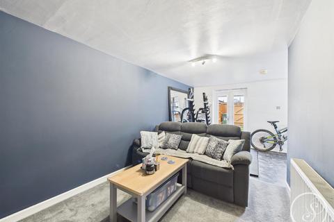 3 bedroom townhouse for sale, Birch Avenue,, Halton,, Leeds