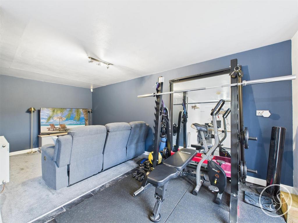Garage/utility