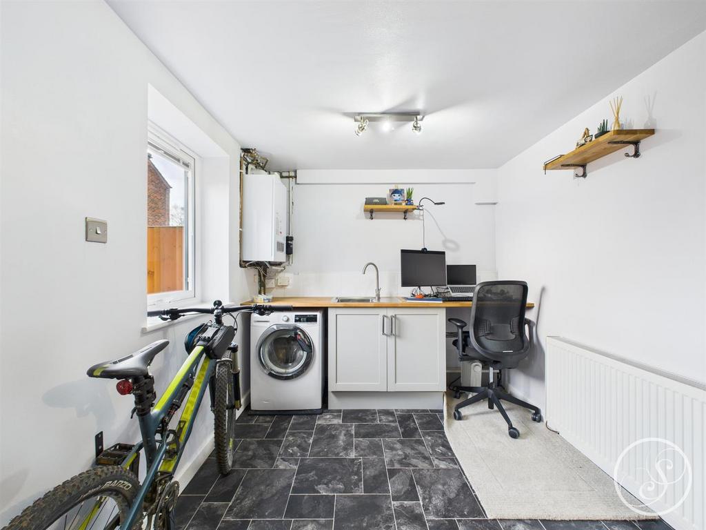 Garage/utility