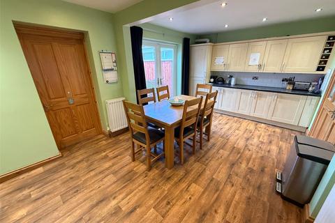 4 bedroom semi-detached house for sale, Leven Avenue, Chester le Street, Durham, DH2