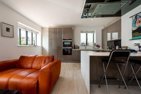 2 bedroom apartment to rent, Middleton Road, Golders Green, London, NW11
