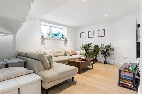 2 bedroom apartment for sale, Stewarts Road, London, SW8