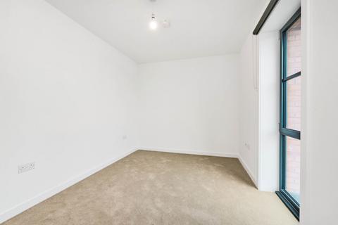 New Road, Dagenham, RM9