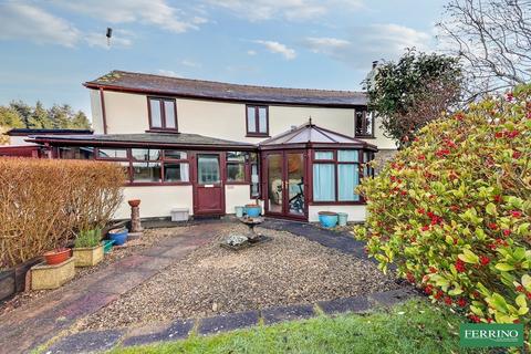 4 bedroom detached house for sale, (with 1 Bed Annex), 128 Primrose Hill, Lydney, Gloucestershire. GL15 5SP