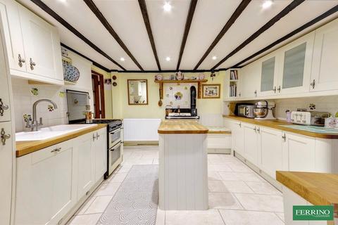 4 bedroom detached house for sale, (with 1 Bed Annex), 128 Primrose Hill, Lydney, Gloucestershire. GL15 5SP