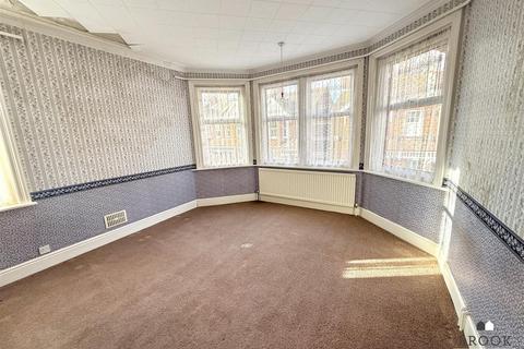 4 bedroom house for sale, Gore Park Road, Eastbourne BN21