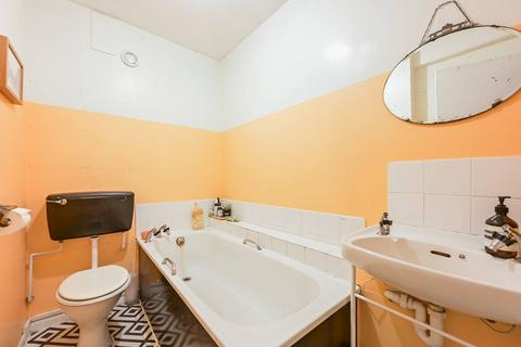 1 bedroom flat for sale, London E3