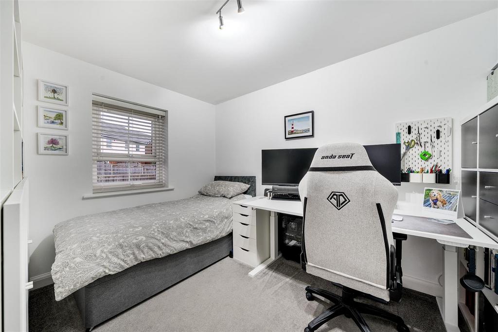 Edgemill Bed 2.jpg