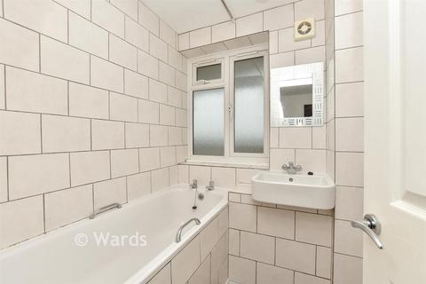 3 bedroom flat for sale, Barfleur Manor, Gillingham ME7