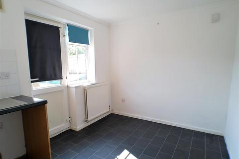 2 bedroom terraced house to rent, Rockingham Grove, Bingham, NG13