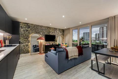 2 bedroom apartment to rent, Dagenham Green, Kent Avenue, RM12