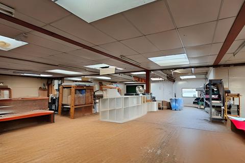 Industrial unit to rent - Unit 1, Maylite Trading Estate, Berrow Green Road, Martley, Worcester, WR6 6PQ