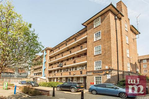 2 bedroom flat to rent, Bracken House, Bow, E3