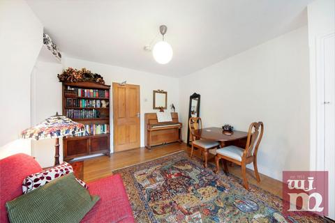 2 bedroom flat to rent, Bracken House, Bow, E3