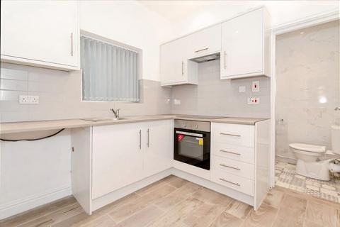 1 bedroom flat to rent, Swallow Street, Manchester, Greater Manchester, M12