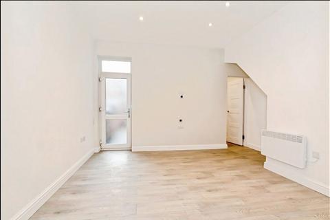 1 bedroom flat to rent, Swallow Street, Manchester, Greater Manchester, M12
