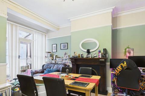 4 bedroom end of terrace house for sale, Carholme Road, Lincoln, LN1