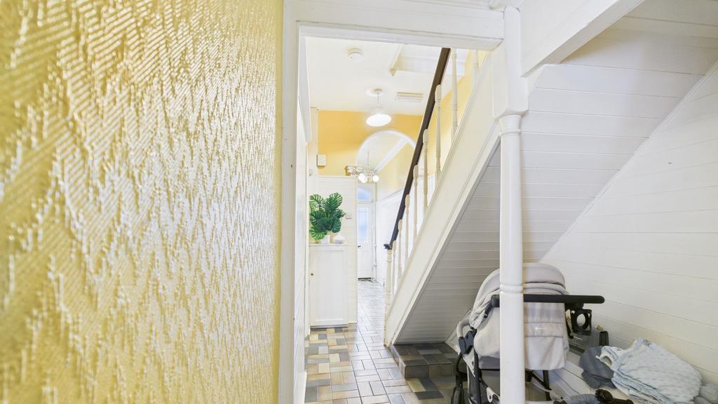 Entrance Hall2