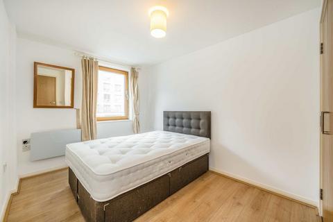 1 bedroom flat for sale, Station Court, London SW6