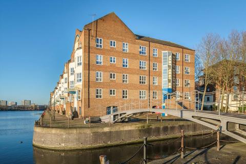 1 bedroom flat for sale - Aland Court, London SE16