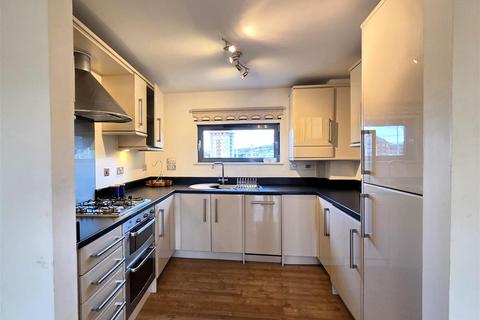 2 bedroom apartment for sale, St Stephens, Marina, Swansea