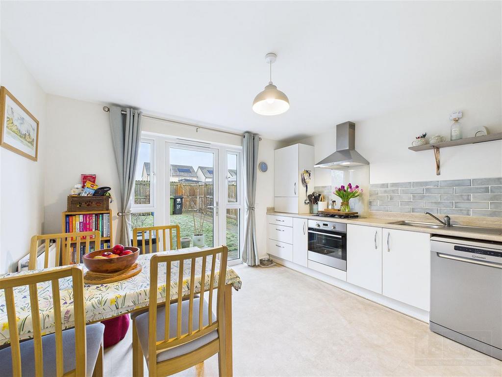 Kitchen &amp; Dining Area