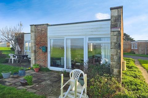 2 bedroom bungalow for sale - Brambles Chine, Monks Lane, Freshwater