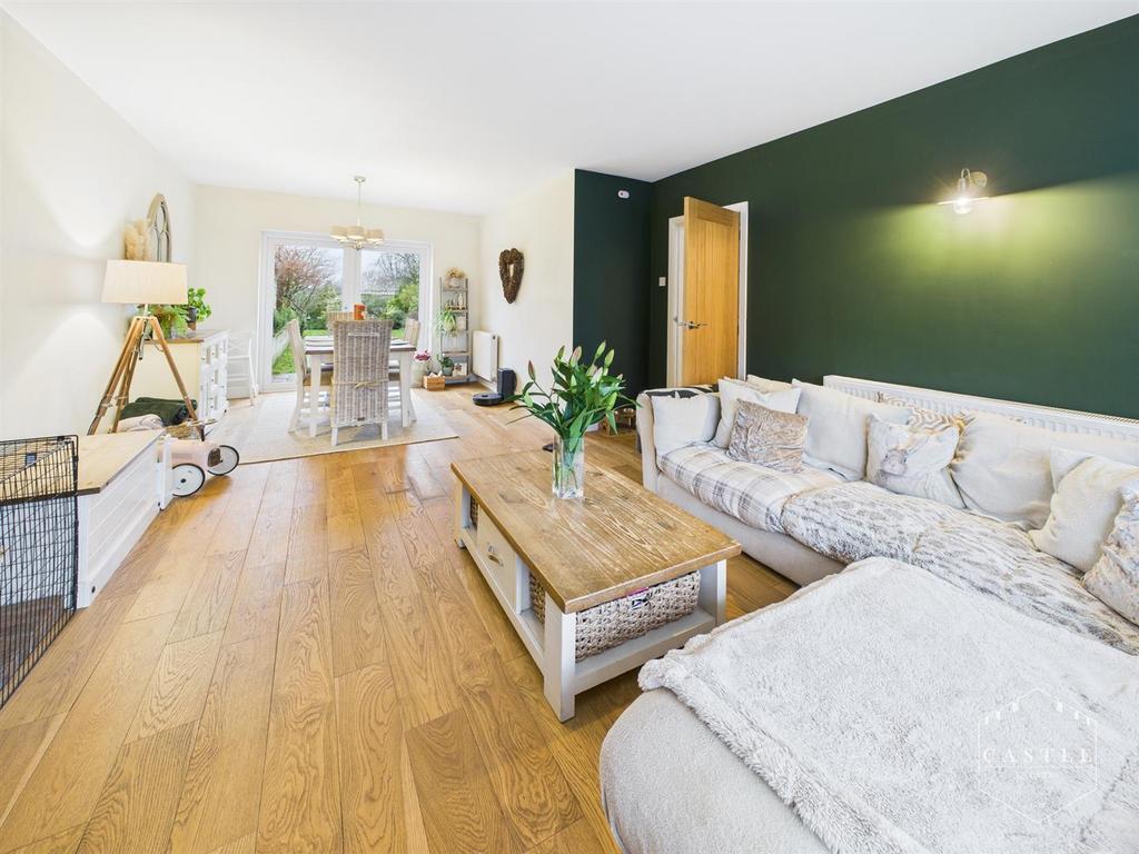 Lounge/dining room